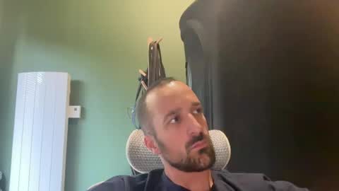 Snapshot of matthias24 chatting on 08-01-26, 01:43 M online show from 08-01-26, 01:43