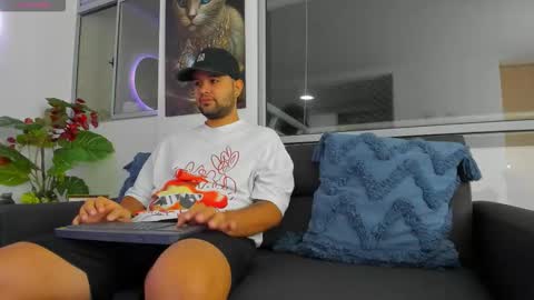 Snapshot of mattmeness chatting on 10-03-25, 09:17 MattMeness online show from 10-03-25, 09:17