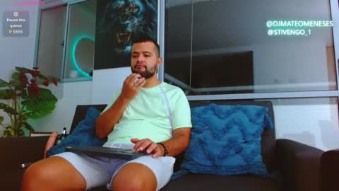 Snapshot of mattmeness chatting on 10-12-25, 08:46 MattMeness online show from 10-12-25, 08:46