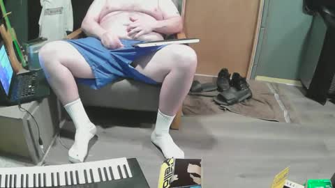 Snapshot of mattskiba89 chatting on 10-16-25, 07:42 mattskiba89 online show from 10-16-25, 07:42