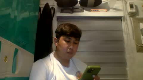 Snapshot of matty040798 chatting on 07-22-26, 12:30 matty040798 online show from 07-22-26, 12:30
