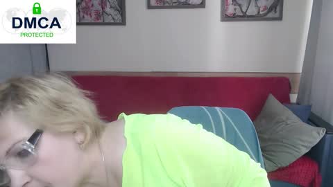 Snapshot of mature_blonde7 chatting on 03-22-26, 08:40 Lana online show from 03-22-26, 08:40