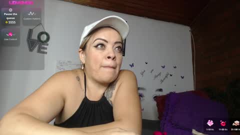 Snapshot of mature_liaa chatting on 01-12-25, 10:22 Mature liaa online show from 01-12-25, 10:22