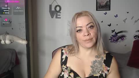 Snapshot of mature_liaa chatting on 02-24-25, 12:05 Mature liaa online show from 02-24-25, 12:05