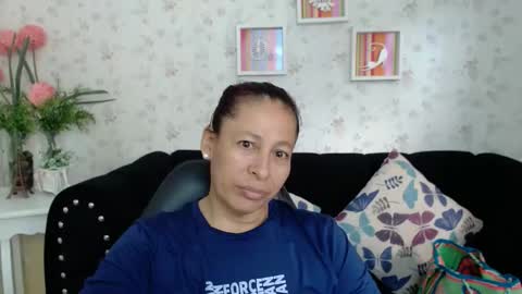 Snapshot of mature_martina_ chatting on 12-19-24, 09:38 Martina online show from 12-19-24, 09:38