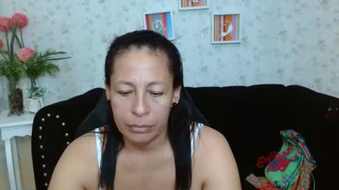 Snapshot of mature_martina_ chatting on 12-29-24, 06:24 Martina online show from 12-29-24, 06:24