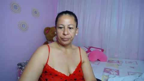 Snapshot of mature_martina_ chatting on 01-08-25, 06:20 Martina online show from 01-08-25, 06:20