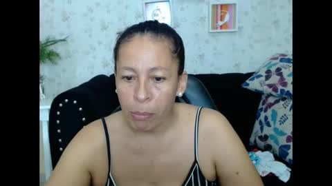 Snapshot of mature_martina_ chatting on 01-26-25, 02:14 Martina online show from 01-26-25, 02:14