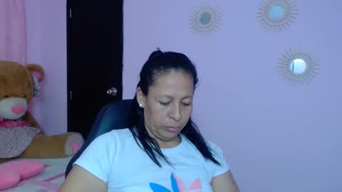 Snapshot of mature_martina_ chatting on 02-01-25, 02:58 Martina online show from 02-01-25, 02:58
