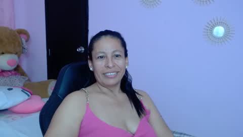 Snapshot of mature_martina_ chatting on 02-01-25, 09:54 Martina online show from 02-01-25, 09:54