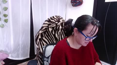 Sonia online show from 01-25-25, 04:03