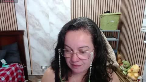 Snapshot of mature_wolf chatting on 04-07-26, 05:24 Sonia online show from 04-07-26, 05:24