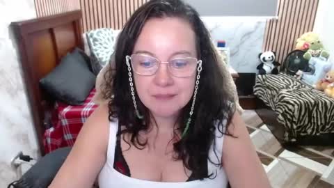 Snapshot of mature_wolf chatting on 04-14-26, 05:08 Sonia online show from 04-14-26, 05:08