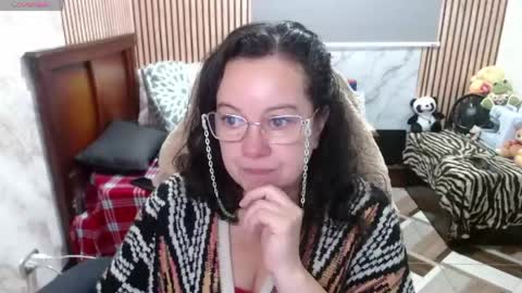 Snapshot of mature_wolf chatting on 04-15-26, 04:03 Sonia online show from 04-15-26, 04:03