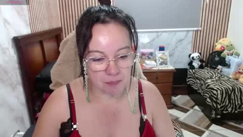 Snapshot of mature_wolf chatting on 04-15-26, 07:58 Sonia online show from 04-15-26, 07:58