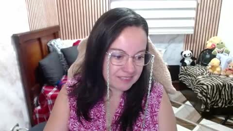 Snapshot of mature_wolf chatting on 04-18-26, 09:59 Sonia online show from 04-18-26, 09:59