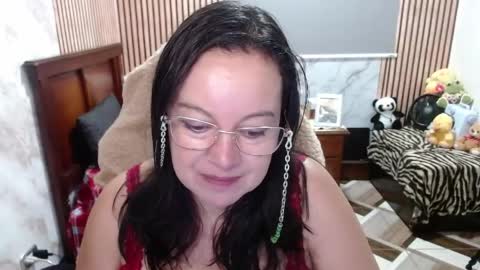Snapshot of mature_wolf chatting on 04-20-26, 03:37 Sonia online show from 04-20-26, 03:37