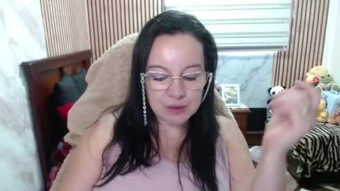 Snapshot of mature_wolf chatting on 04-27-26, 02:48 Sonia online show from 04-27-26, 02:48