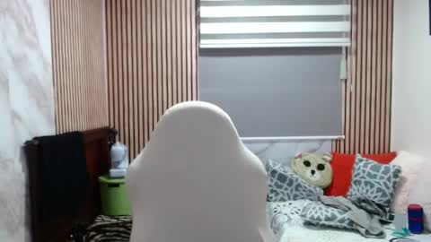 Snapshot of mature_wolf chatting on 05-12-26, 04:26 Sonia online show from 05-12-26, 04:26