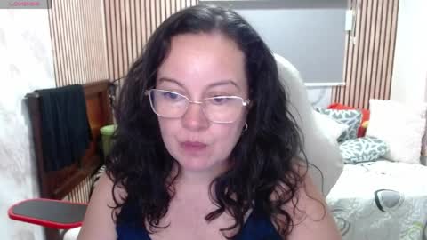 Snapshot of mature_wolf chatting on 05-18-26, 09:53 Sonia online show from 05-18-26, 09:53