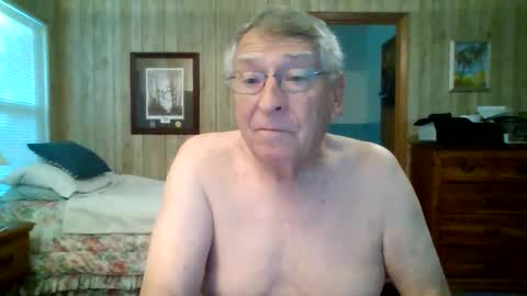 SXECPL55 at G mail Dot Com online show from 04-15-26, 12:23