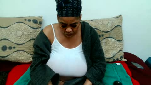 Snapshot of maturedbootyqueen chatting on 06-30-26, 10:55 QUEEN online show from 06-30-26, 10:55