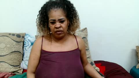 Snapshot of maturedbootyqueen chatting on 07-05-26, 12:28 QUEEN online show from 07-05-26, 12:28