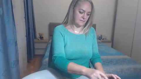 Snapshot of maturediana chatting on 02-28-26, 03:18 maturediana online show from 02-28-26, 03:18