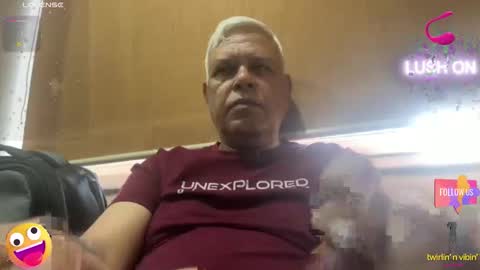 Snapshot of maturedman_44 chatting on 11-12-25, 01:39 DEV online show from 11-12-25, 01:39