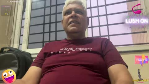 Snapshot of maturedman_44 chatting on 11-18-25, 12:16 DEV online show from 11-18-25, 12:16