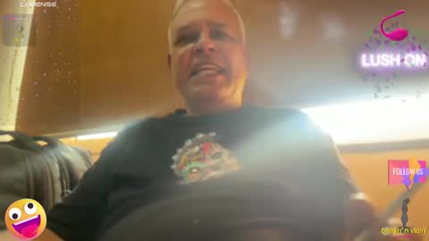 Snapshot of maturedman_44 chatting on 11-25-25, 08:25 DEV online show from 11-25-25, 08:25