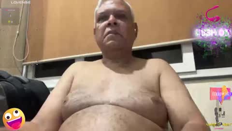 Snapshot of maturedman_44 chatting on 11-27-25, 11:51 DEV online show from 11-27-25, 11:51