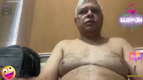 Snapshot of maturedman_44 chatting on 11-30-25, 01:31 DEV online show from 11-30-25, 01:31