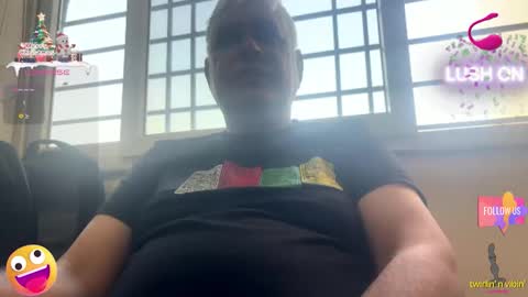 Snapshot of maturedman_44 chatting on 01-15-26, 02:05 DEV online show from 01-15-26, 02:05