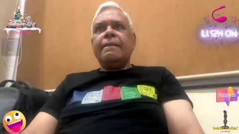 Snapshot of maturedman_44 chatting on 01-19-26, 01:09 DEV online show from 01-19-26, 01:09