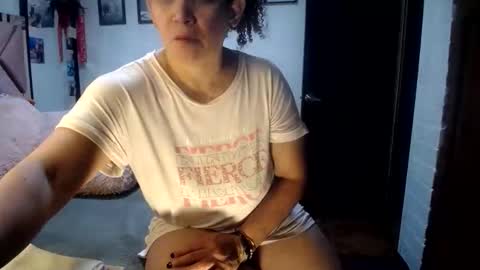 Snapshot of maturehornyxxxx chatting on 11-02-25, 03:31 cata online show from 11-02-25, 03:31