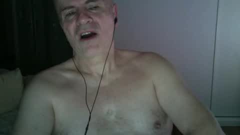 Snapshot of maturehotman chatting on 01-30-25, 07:59 maturehotman online show from 01-30-25, 07:59