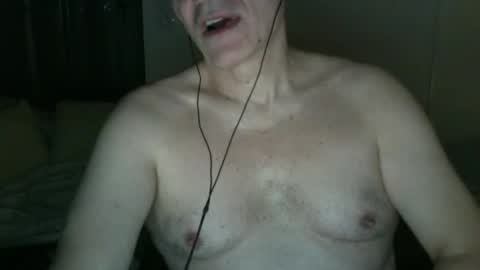 Snapshot of maturehotman chatting on 02-04-25, 07:22 maturehotman online show from 02-04-25, 07:22