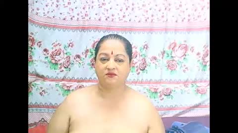 Snapshot of matureindian654u chatting on 04-05-26, 06:05 matureindian654u online show from 04-05-26, 06:05