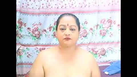 Snapshot of matureindian654u chatting on 04-06-26, 10:16 matureindian654u online show from 04-06-26, 10:16
