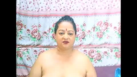 Snapshot of matureindian654u chatting on 04-07-26, 10:37 matureindian654u online show from 04-07-26, 10:37