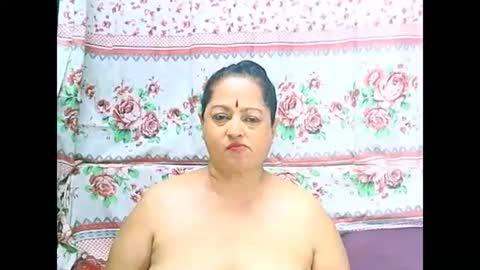 Snapshot of matureindian654u chatting on 04-08-26, 09:26 matureindian654u online show from 04-08-26, 09:26