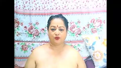 Snapshot of matureindian654u chatting on 04-11-26, 08:13 matureindian654u online show from 04-11-26, 08:13