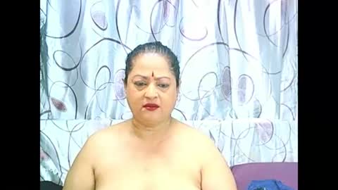 Snapshot of matureindian654u chatting on 05-04-26, 08:54 matureindian654u online show from 05-04-26, 08:54