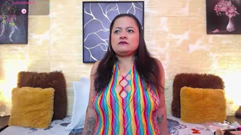 Snapshot of maturejane02 chatting on 10-12-25, 02:43 Jane online show from 10-12-25, 02:43