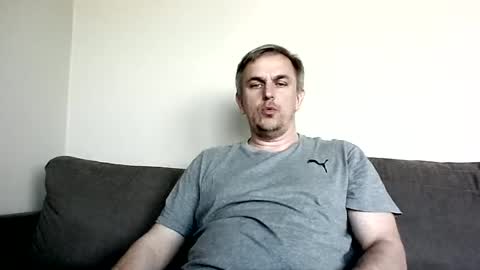 Snapshot of matureontheedge chatting on 06-18-26, 05:39 matureontheedge online show from 06-18-26, 05:39