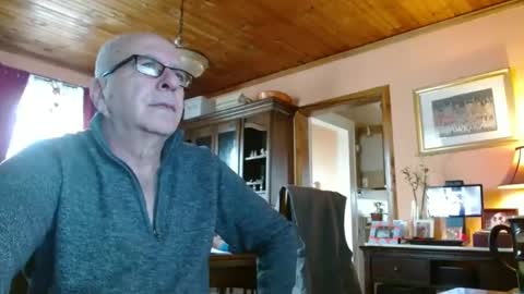 Maurice online show from 02-15-25, 02:55