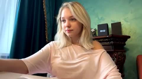 Eva  1st day online show from 07-02-26, 06:52