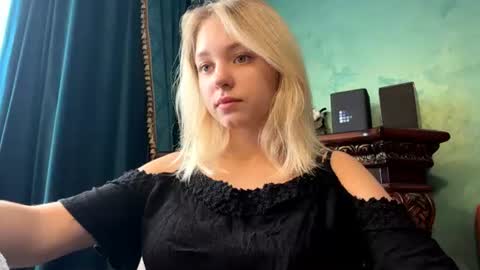 Eva  1st day online show from 07-11-26, 07:22