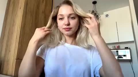 Eva  1st day online show from 07-17-26, 08:32